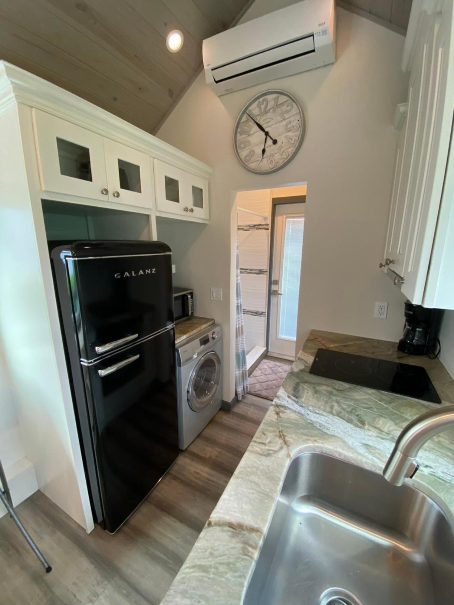 Orlando Lakefront Tiny Homes 6 Plus Month Rentals Exterior photo