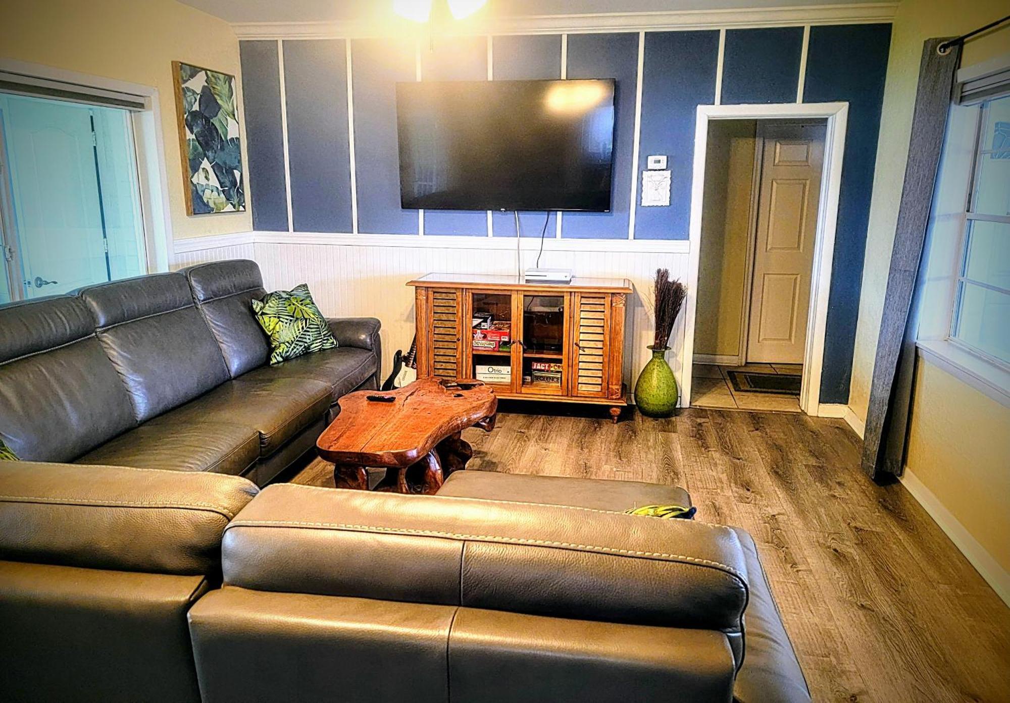 Orlando Lakefront Tiny Homes 6 Plus Month Rentals Room photo